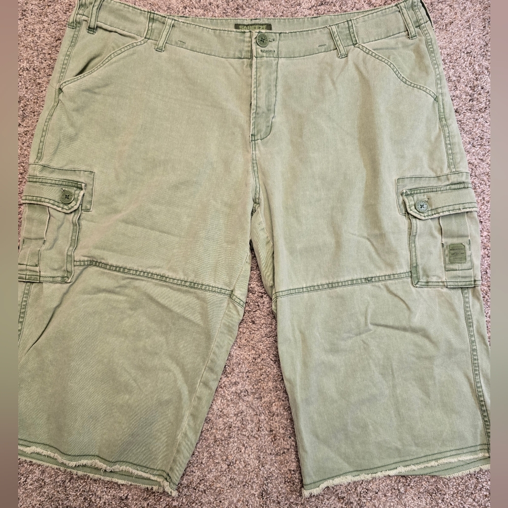 Squeeze Jeans Mint Green Capri, size 24